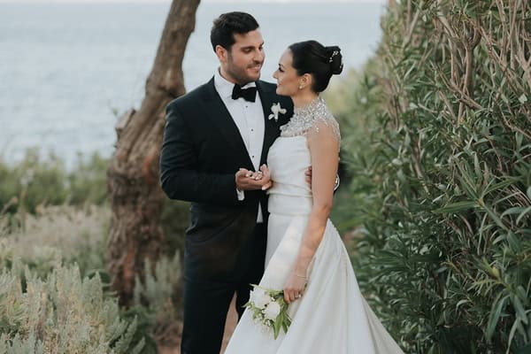 Wedding in the Athens Riviera with sophisticated decor and dreamy white wisteria | Cindy & David Wedding in the Athens Riviera with sophisticated decor and dreamy white wisteria | Cindy & David