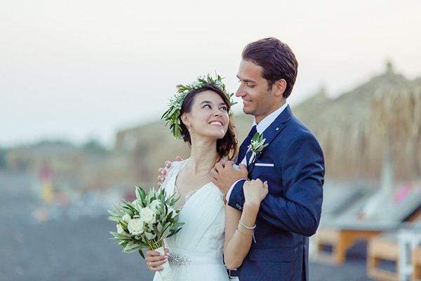 Beautiful beach wedding in Santorini Beautiful beach wedding in Santorini