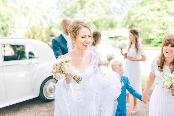 beautiful-rustic-barn-wedding-14