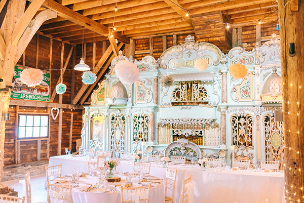 beautiful-rustic-barn-wedding-26