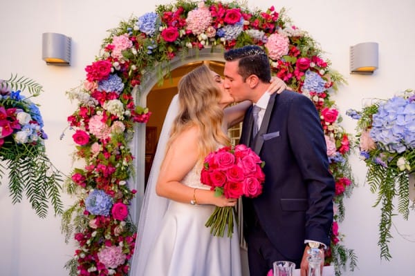 Beautiful summer wedding in Athens with colorful blooms Beautiful summer wedding in Athens with colorful blooms