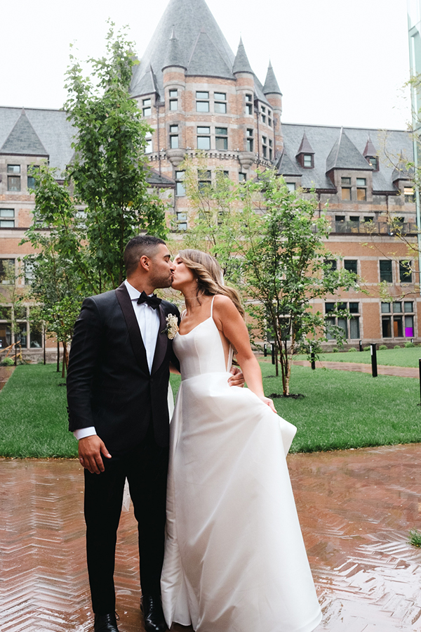 beautiful-timeless-wedding-montreal-black-white-theme_03x