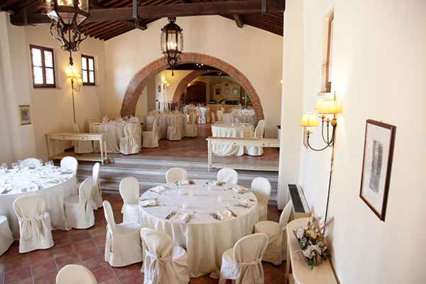 celebrate-specia-day-most-romantic-scenery-castello-di-leonina-siena-italy_07