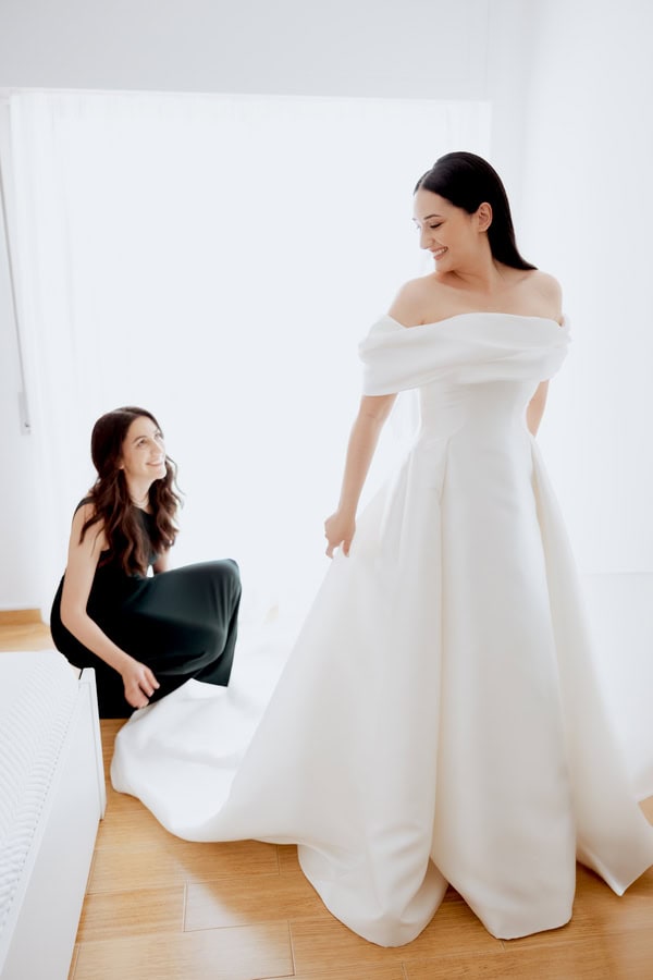 Chic Summer Wedding Nicosia Gorgeous White Flowers