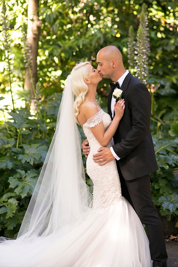 classic-elegant-wedding-white-flowers_33
