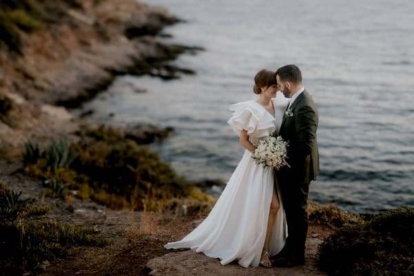 Dreamy outdoor wedding in Athens with elegant white florals | Anastasia & Anastasios