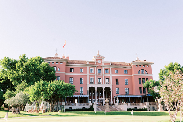 flower-filled-wedding-spain-blush-pink-details_04