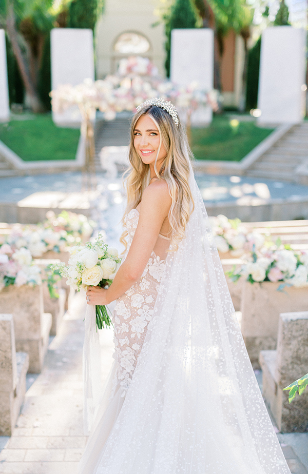 flower-filled-wedding-spain-blush-pink-details_07