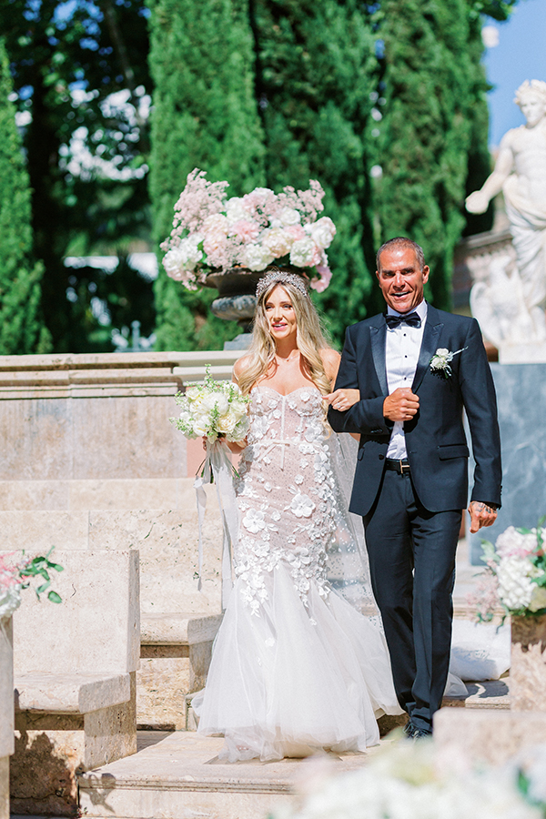 flower-filled-wedding-spain-blush-pink-details_17