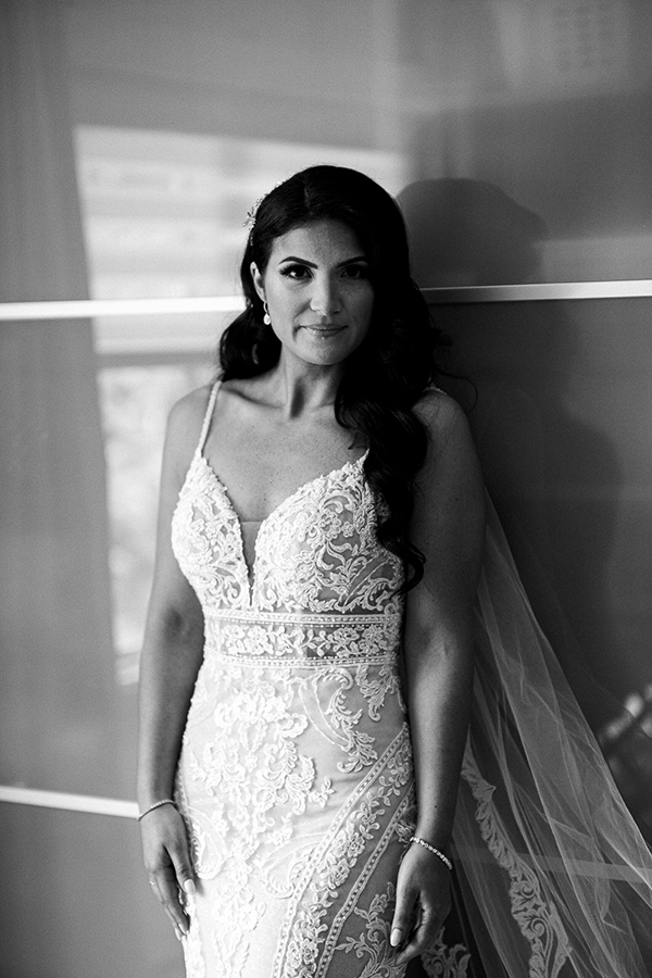 gold-white-summer-wedding-canada-romantic-touches_06