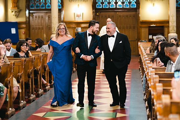 gold-white-summer-wedding-canada-romantic-touches_11