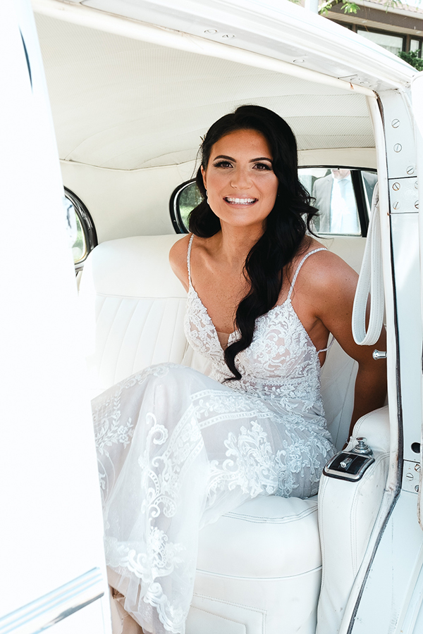 gold-white-summer-wedding-canada-romantic-touches_11x