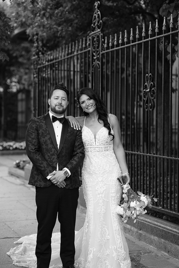 gold-white-summer-wedding-canada-romantic-touches_17