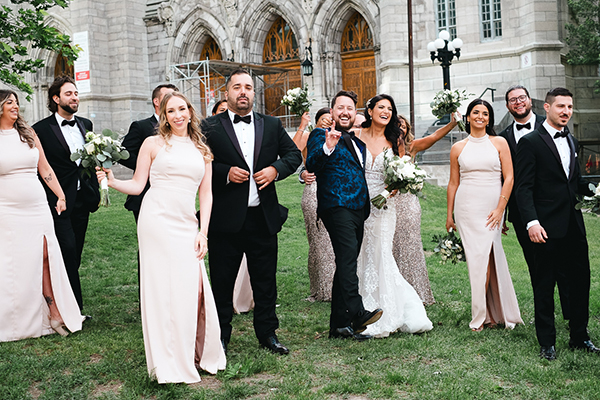 gold-white-summer-wedding-canada-romantic-touches_19