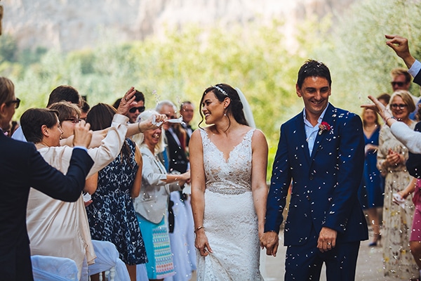 Gorgeous wedding with burgundy hues in Italy