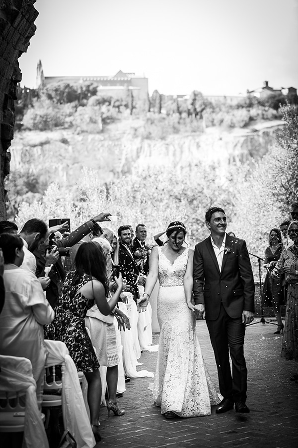 gorgeous-wedding-burgundy-hues-italy_15