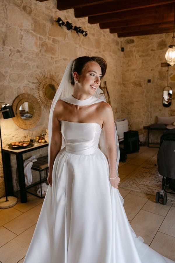 Liopetro Destination Wedding White Flowers