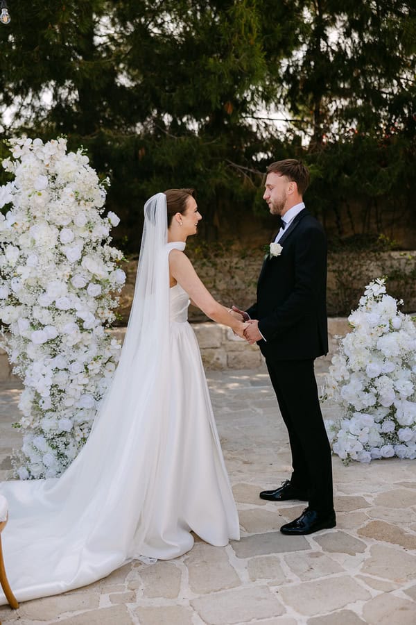 Liopetro Destination Wedding White Flowers