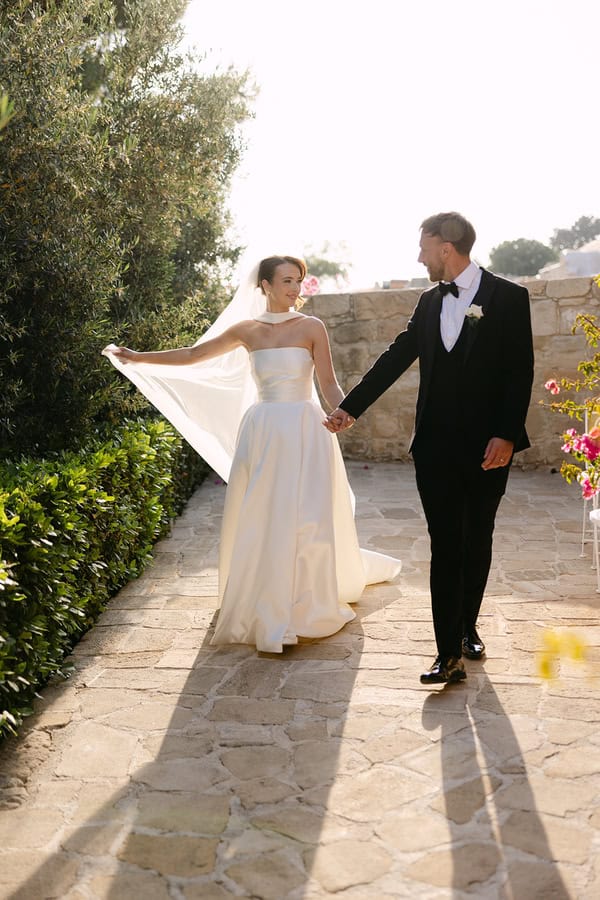 Liopetro Destination Wedding White Flowers