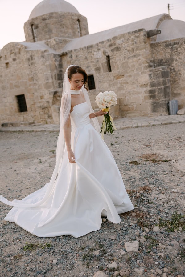 Liopetro Destination Wedding White Flowers