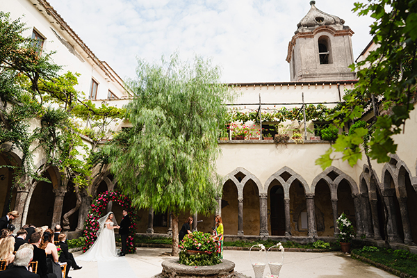 lush-pink-floral-wedding-sorrento-italy_07x