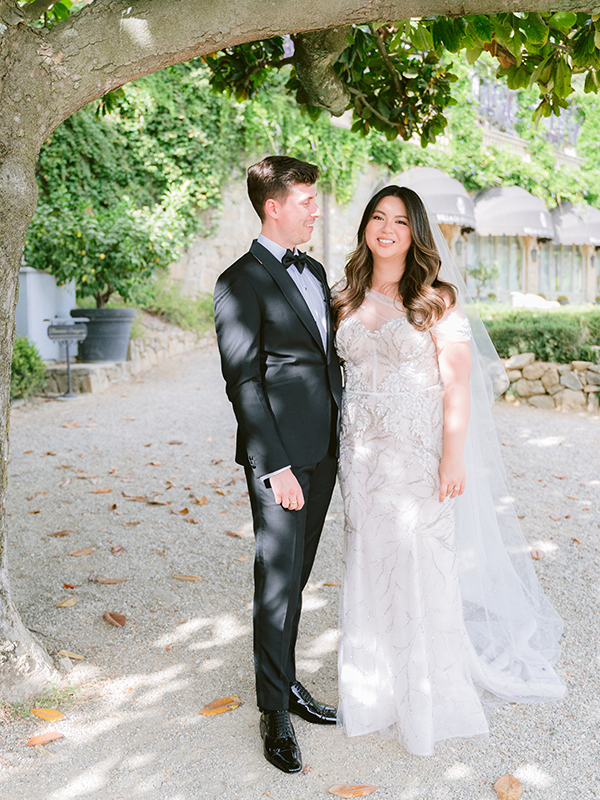 modern-garden-wedding-florence-italy-lush-florals_02