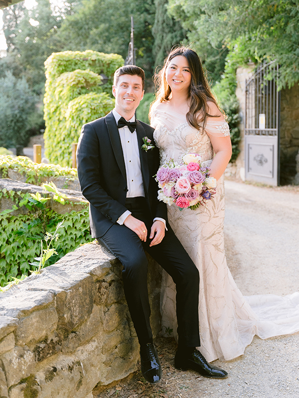 modern-garden-wedding-florence-italy-lush-florals_04