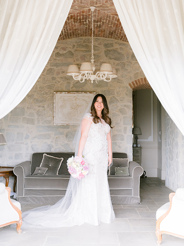 modern-garden-wedding-florence-italy-lush-florals_10