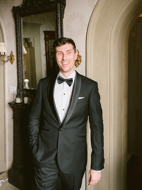 modern-garden-wedding-florence-italy-lush-florals_12