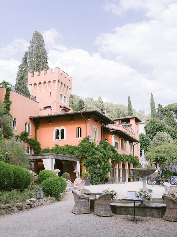 modern-garden-wedding-florence-italy-lush-florals_14