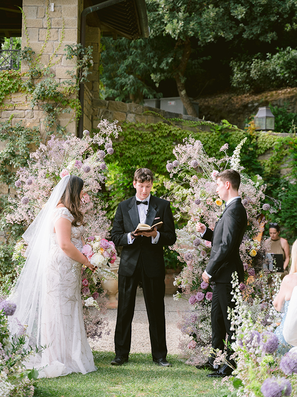 modern-garden-wedding-florence-italy-lush-florals_21