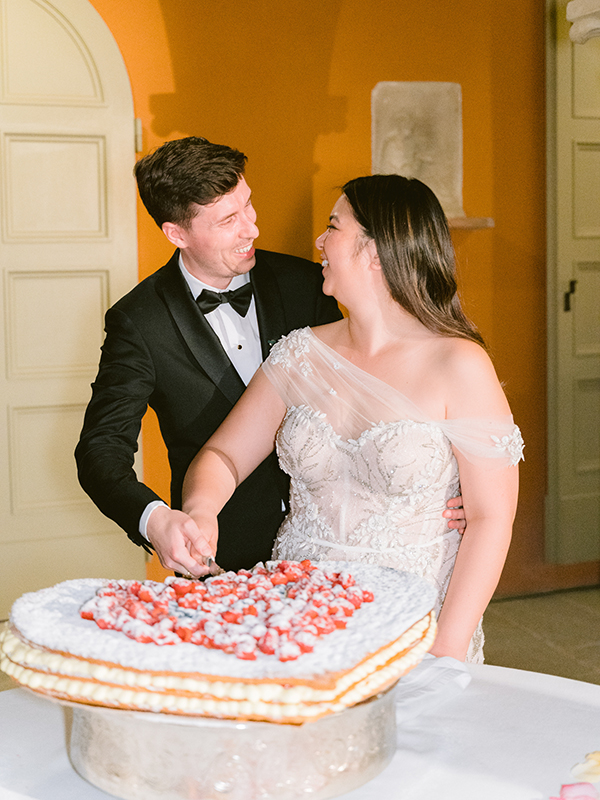 modern-garden-wedding-florence-italy-lush-florals_31