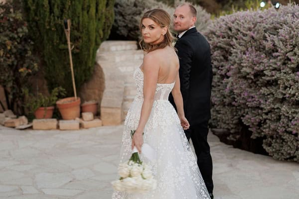 A romantic autumn wedding at Ktima Vikis filled with lush florals and timeless elegance | Dasha & Daniel A romantic autumn wedding at Ktima Vikis filled with lush florals and timeless elegance | Dasha & Daniel
