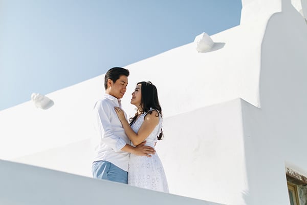Romantic engagement session in Santorini Romantic engagement session in Santorini