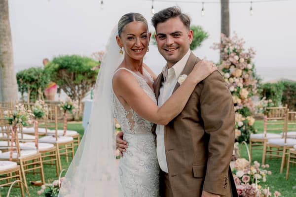 Romantic floral wedding by the sea at the stunning Columbia Beach Resort | Carli & Paul