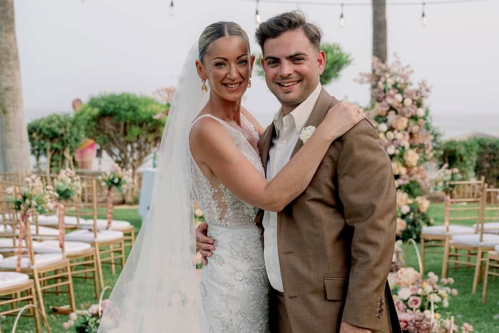 Romantic floral wedding by the sea at the stunning Columbia Beach Resort | Carli & Paul