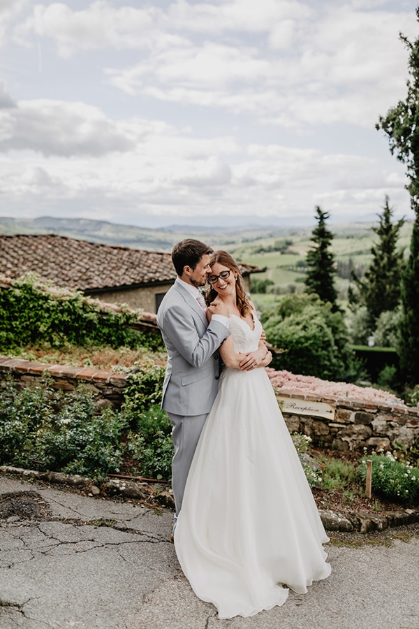 romantic-summer-wedding-tuscany-rustic-details_04x