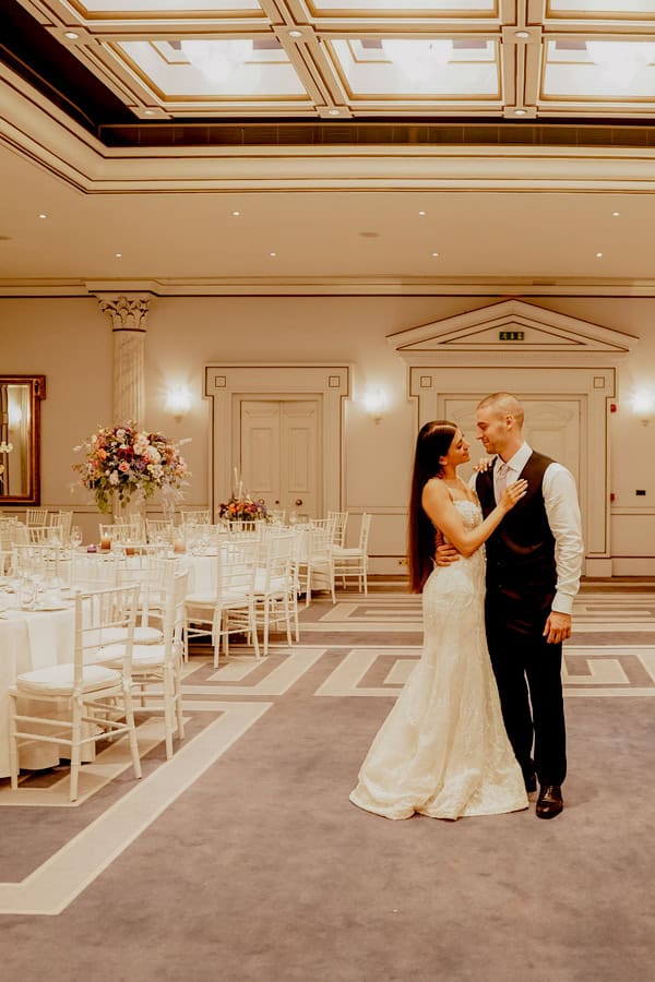 Romantic Summer Wedding Vibrant Blooms Annabelle Hotel