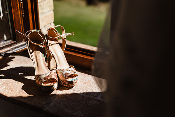 romantic-wedding-spectacular-san-galgano-abbey-tuscany_06