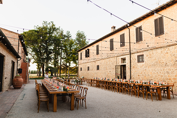 romantic-wedding-spectacular-san-galgano-abbey-tuscany_23