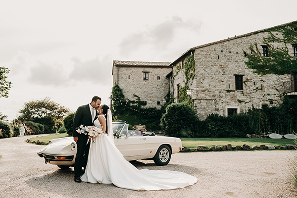 romantic-wedding-umbria-overflowing-lovely-details_04