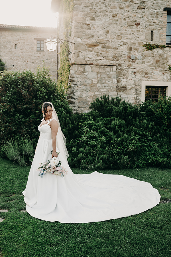 romantic-wedding-umbria-overflowing-lovely-details_05