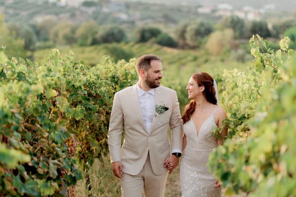 Rustic chic wedding in Crete with elegant white blooms | Ashleigh & James Rustic chic wedding in Crete with elegant white blooms | Ashleigh & James