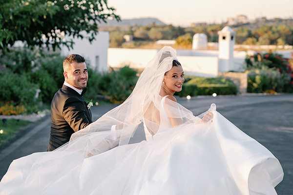 Seaside wedding with white blooms and gold accents | Eleni & Jordan