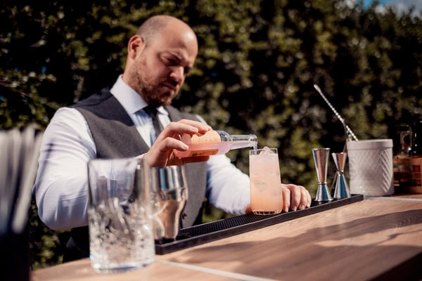 Signature cocktails by Pour Choices: the bar catering that will elevate your reception