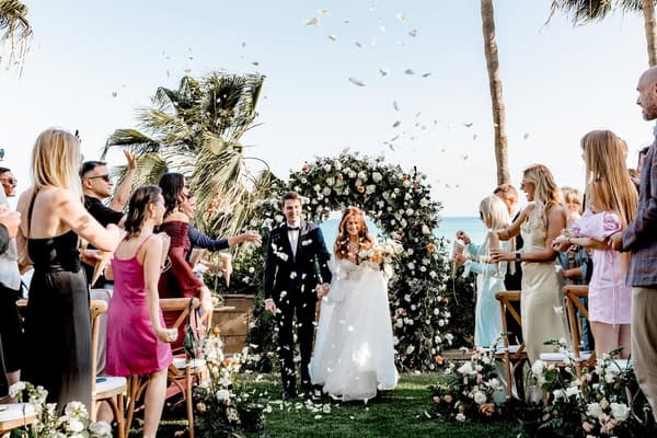 Spring wedding at Columbia Beach Resort with romantic white and terracotta florals | Marina & Artur Spring wedding at Columbia Beach Resort with romantic white and terracotta florals | Marina & Artur