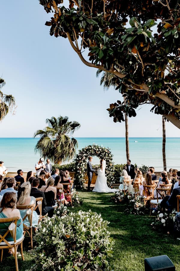 Spring Wedding Columbia Beach Resort Romantic White Terracotta Flowers