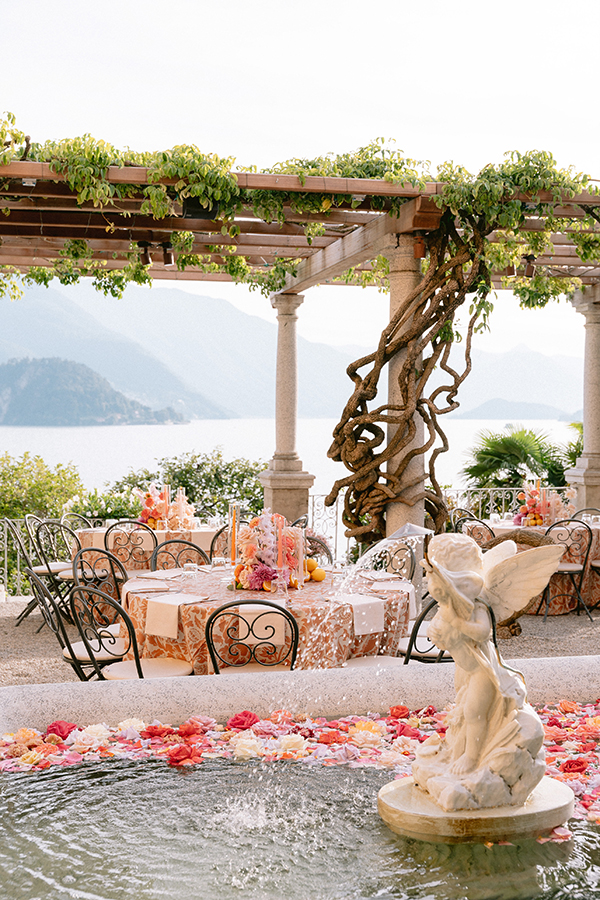 stunning-lake-como-wedding-lush-florals_05