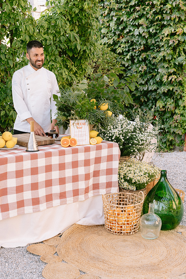stunning-lake-como-wedding-lush-florals_05x