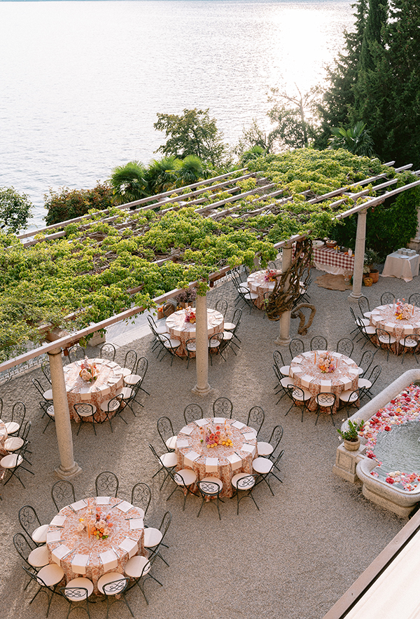 stunning-lake-como-wedding-lush-florals_08x